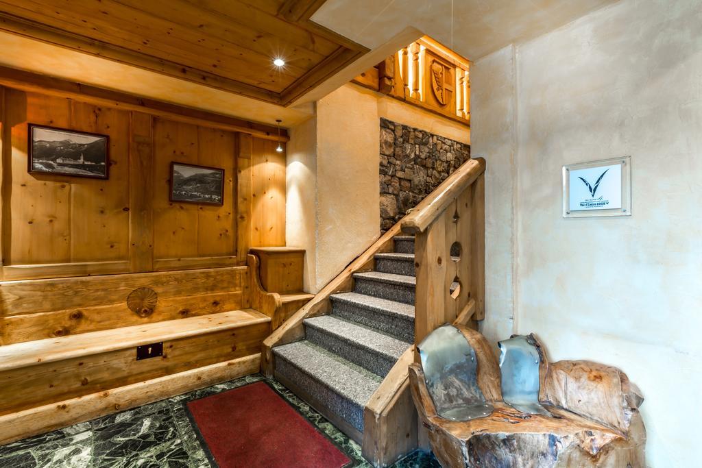 Les Cretes Blanches Hotell Val-dʼIsère Exteriör bild
