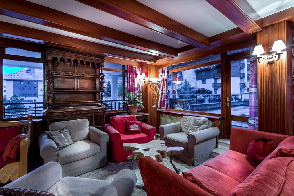 Les Cretes Blanches Hotell Val-dʼIsère Exteriör bild