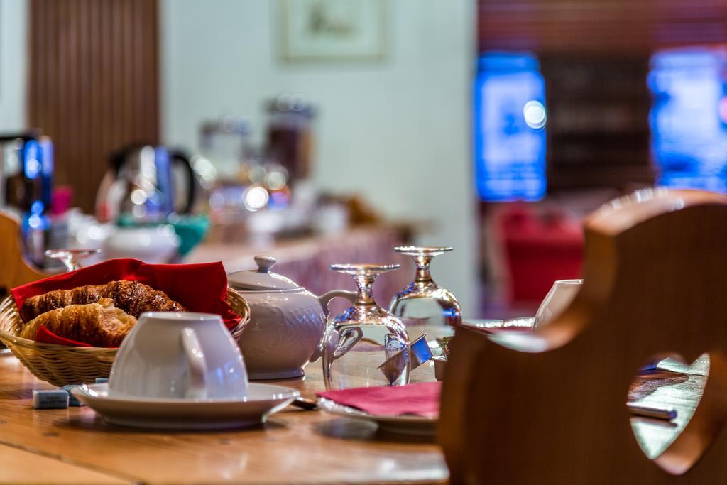 Les Cretes Blanches Hotell Val-dʼIsère Exteriör bild