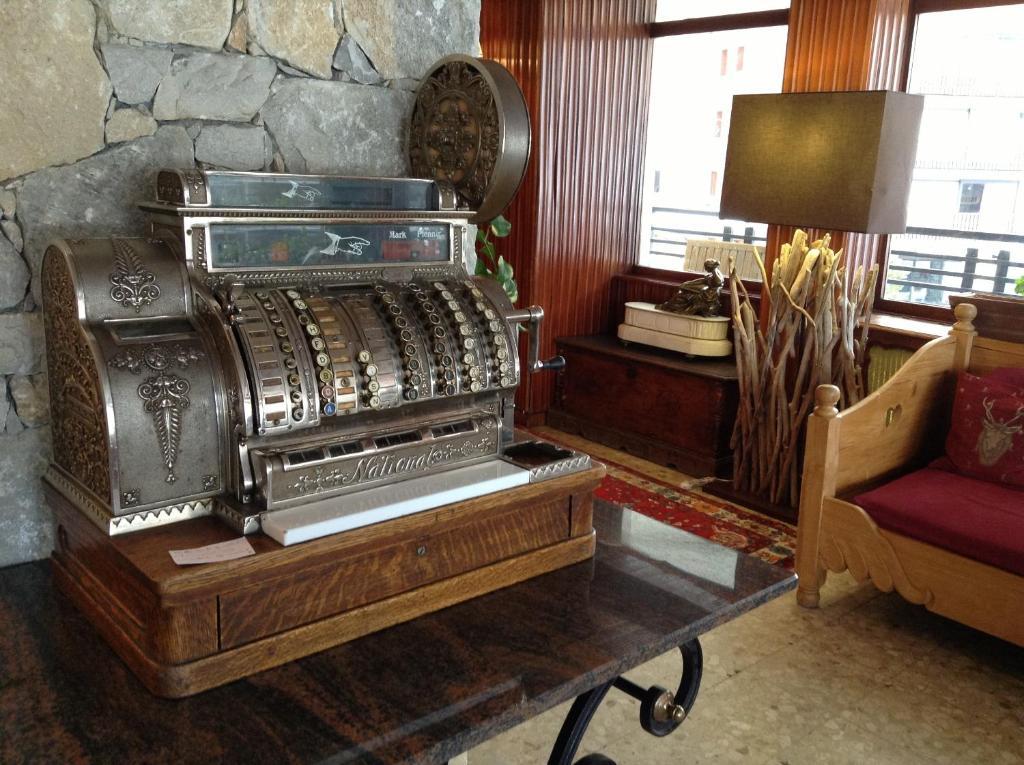 Les Cretes Blanches Hotell Val-dʼIsère Exteriör bild
