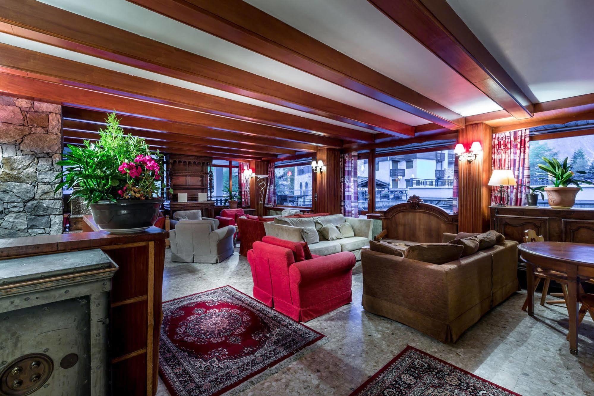 Les Cretes Blanches Hotell Val-dʼIsère Exteriör bild